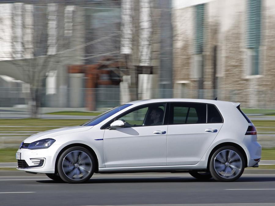  Volkswagen Golf GTE 5-Door 2014 года  (фото 35 из 45)